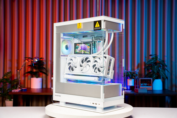 PC GAMING SUPER LUXUYRY RYZEN 9 9950X3D - RTX 5090 32GB OC WHITE