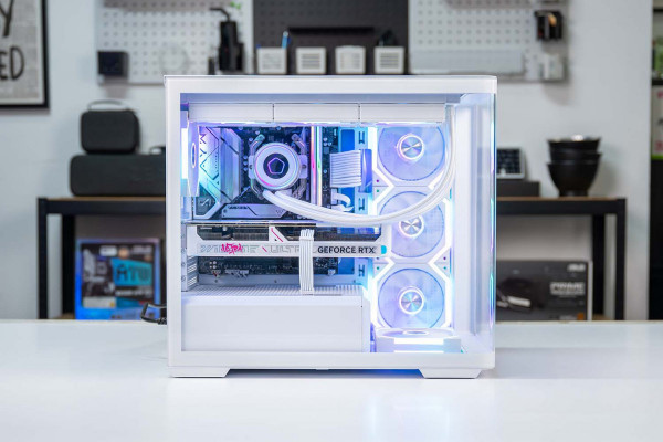PC AMD GAMING ULTRA RYZEN 7 7800X3D - RTX 5070 12GB OC  WHITE
