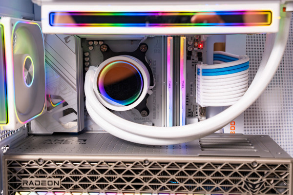 PC AMD GAMING LUXURY RYZEN 7 7800X3D - RX 9070 XT 16GB OC