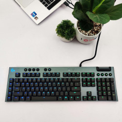Bàn phím cơ Logitech G813 LIGHTSYNC RGB Clicky